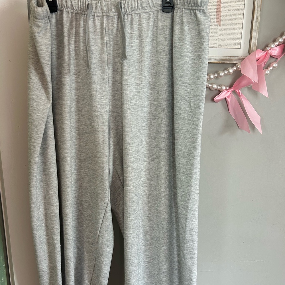Shein Grey Sweatpants 3X Runs Big